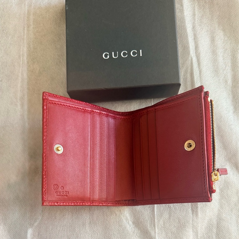 NIB Gucci Red Micro GG Compact Wallet - Picture 8 of 11